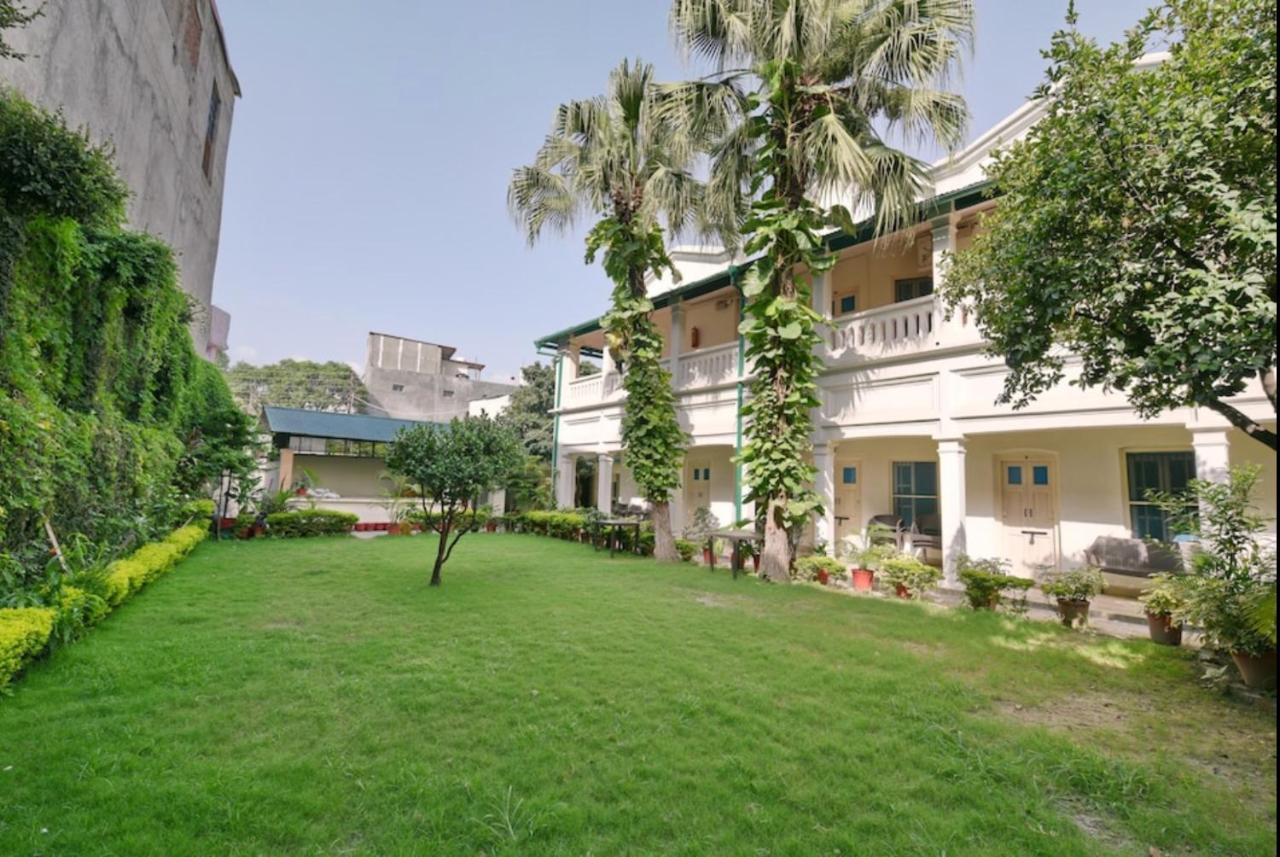 Hotel Heritage Dehradun Exteriör bild