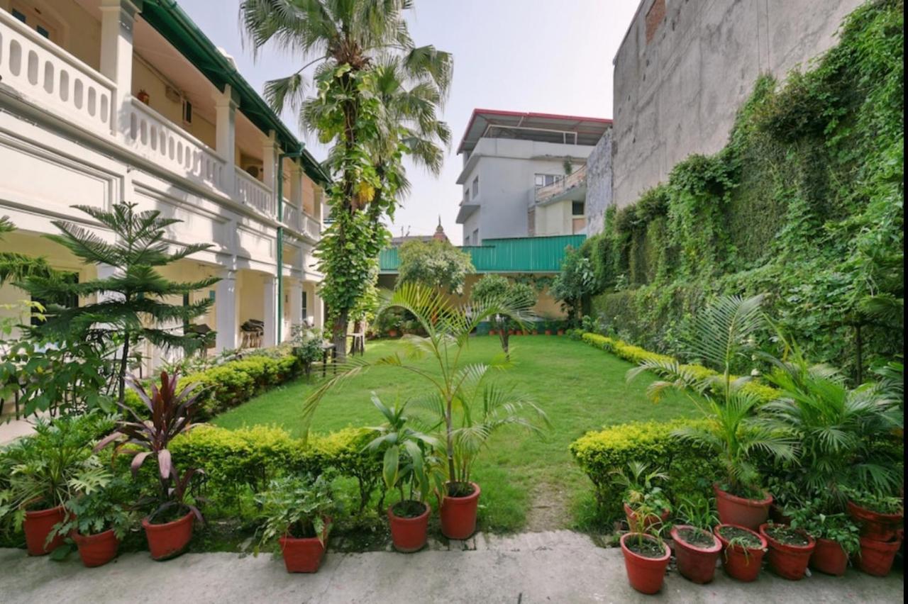 Hotel Heritage Dehradun Exteriör bild